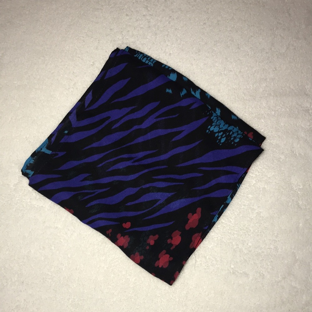 Scarf - Picture 2 of 3